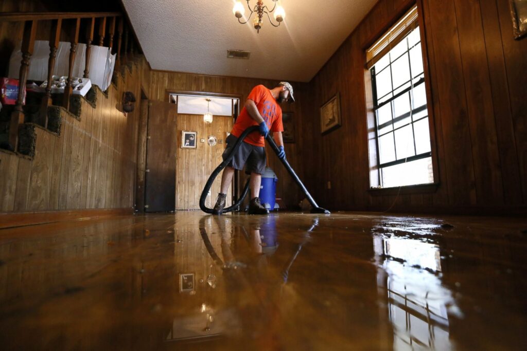 Flood cleanup Austell